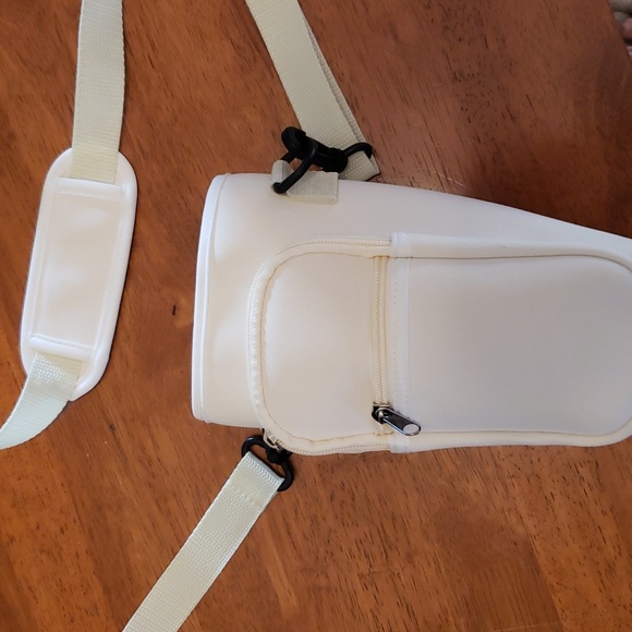 NEW 24 or 32 ounce 🍾Bottle/🥤 Cup Holder Off White w/ zipper pockets - Picture 7 of 8